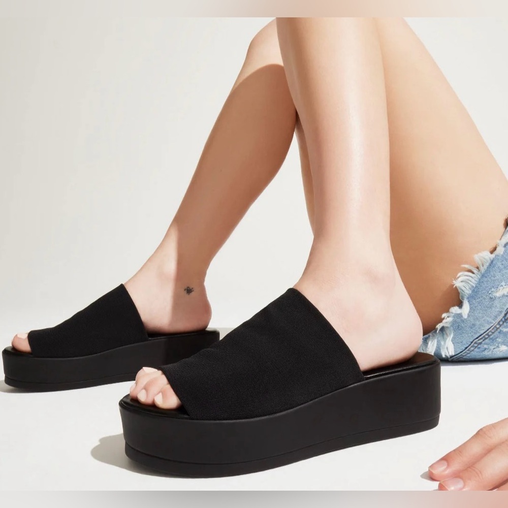 Steve Madden Black Platform Slide Sandals
